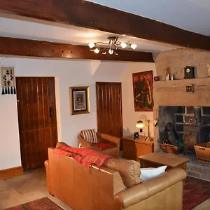 Holiday home Charming 2-bed In United Kingdom