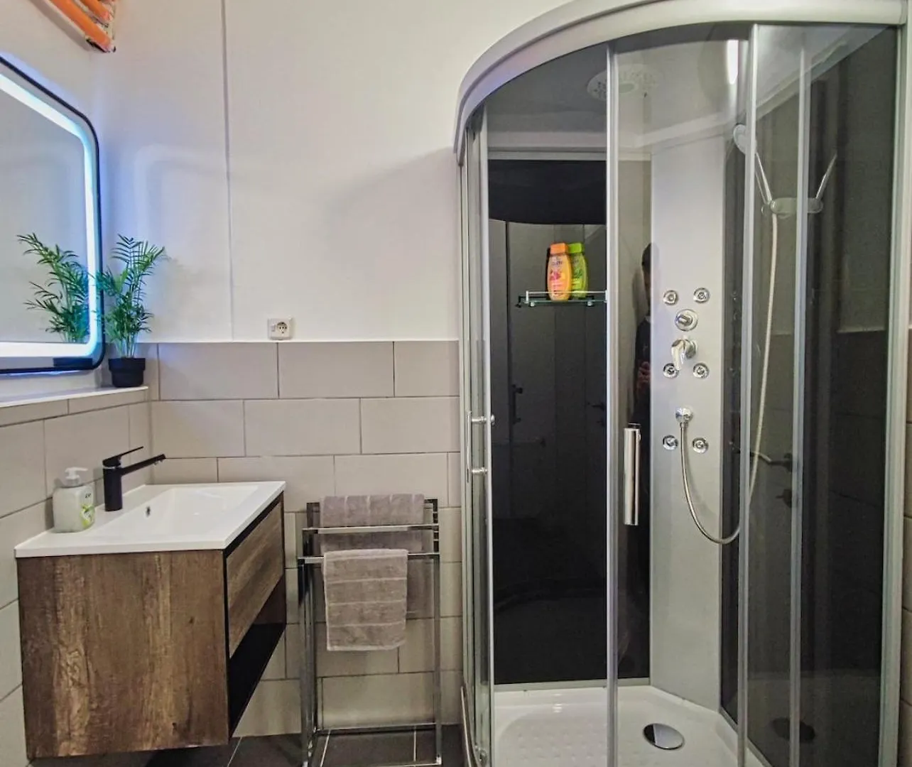 Apartment Charmante Wohnung Nahe Wiener Stadthalle Austria